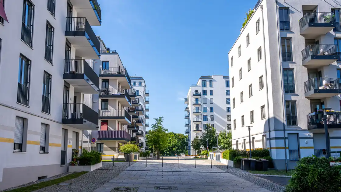Mehrere Gebäude eines Gebäudekomplexes