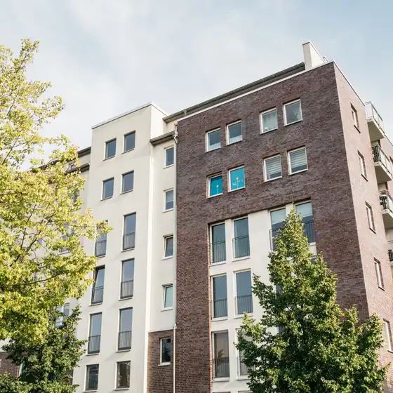 Aussenfassade eines Gebäudekomplexes