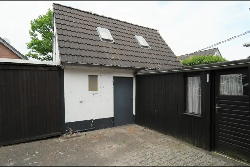 Stall, Anbau 