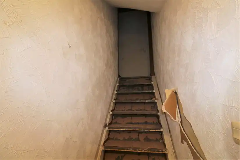 Holztreppe (OG)