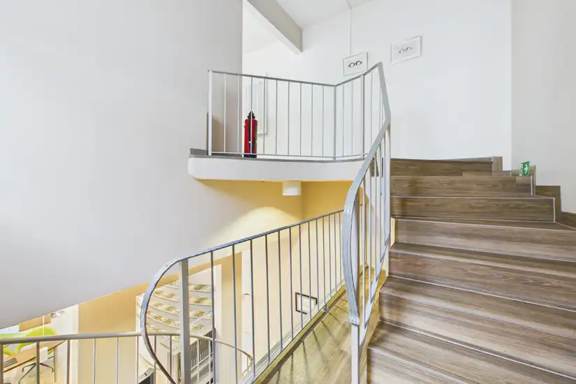 Treppe zum Obergeschoss