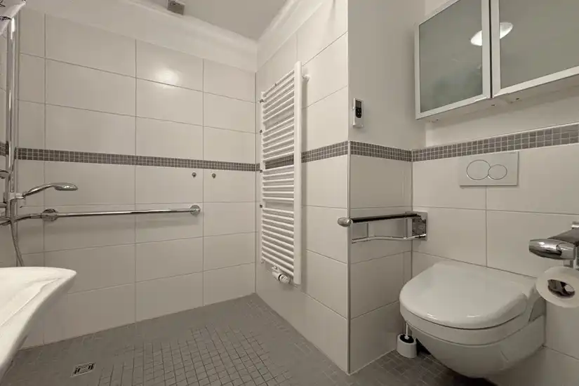 Badezimmer EG