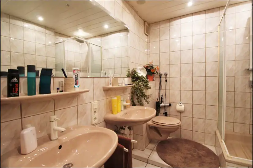 Badezimmer 1. OG 