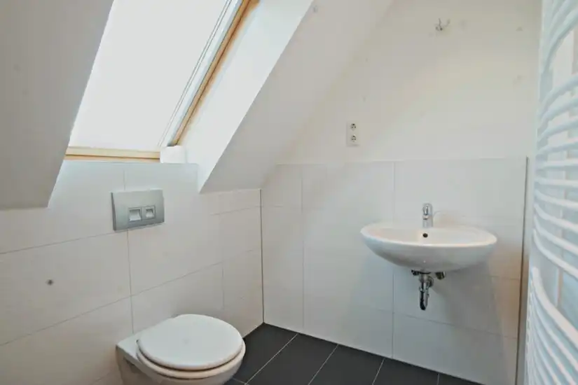 Badezimmer (OG)