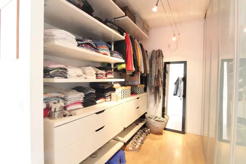 Ankleidebereich Elternschlafzimmer