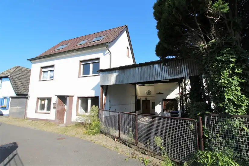 Straßenansicht
