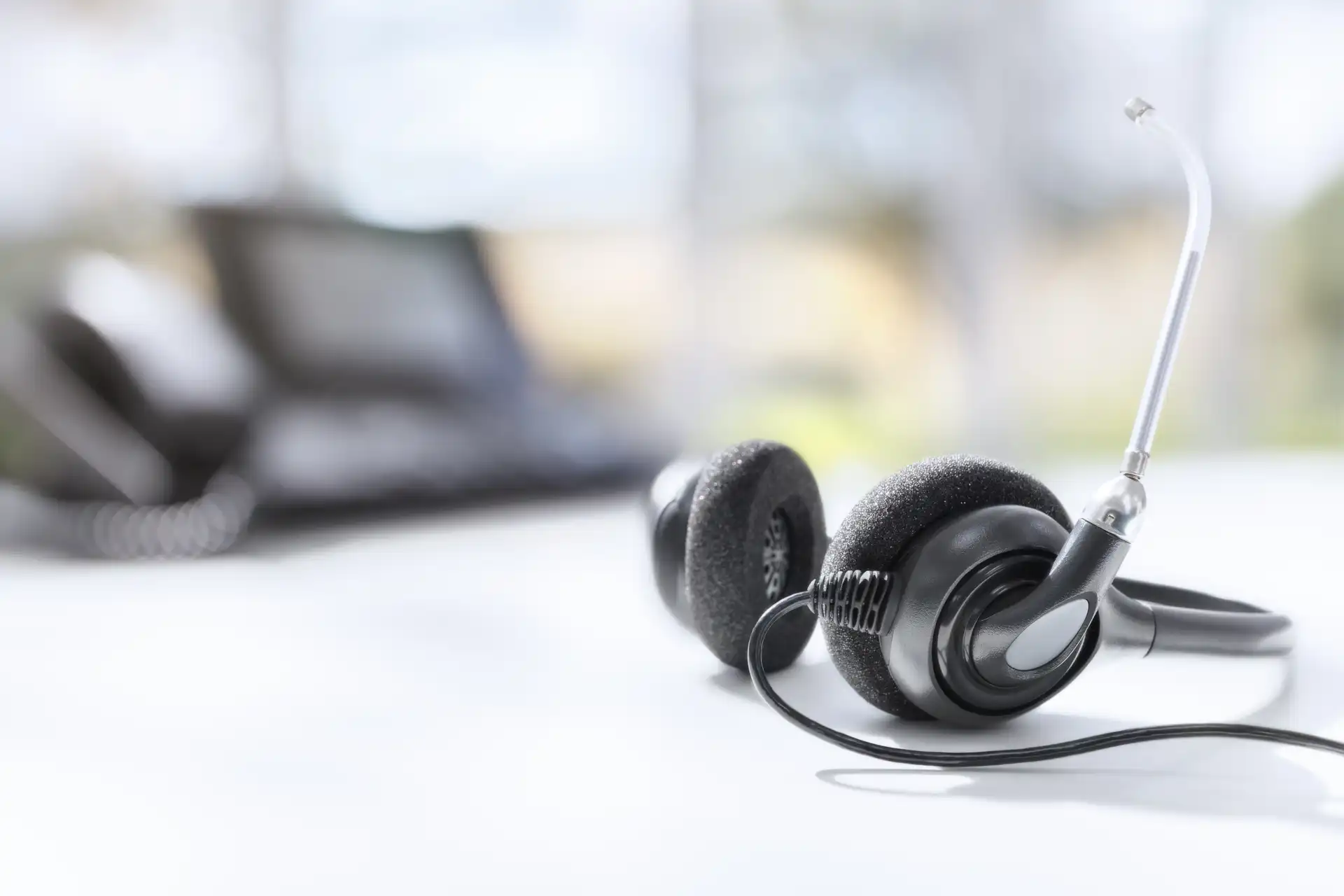 Headset liegt auf Tisch