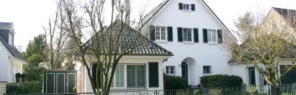 Einfamilienhaus mit Anbau und Garten